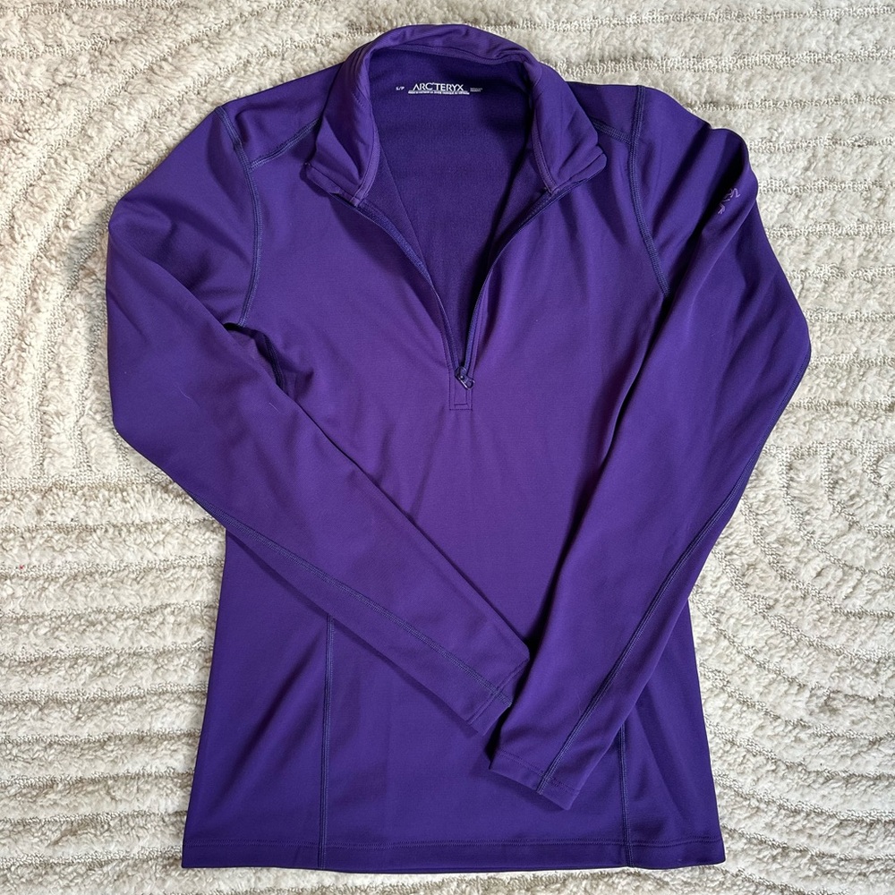 ARC’TERYX size small long sleeve shirt
